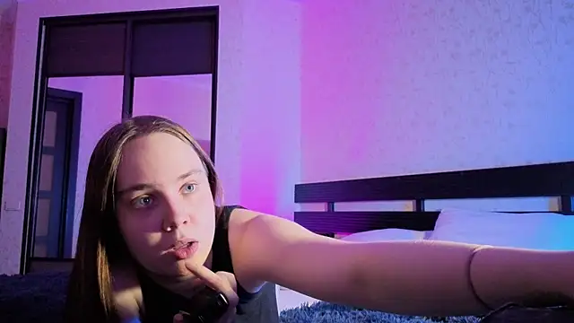 LunaDreeam online show from November 11, 4:18 pm