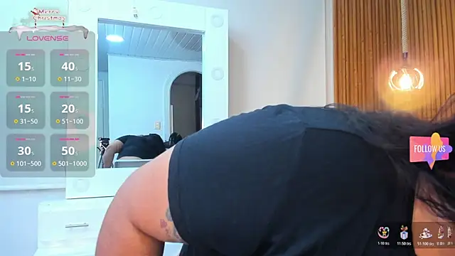 Snapshot of Hanna_curvy_ chatting on November 26, 11:11 am Hanna curvy online show from November 26, 11:11 am