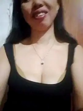 Snapshot of TRIEUTRIEU20 chatting on May 4, 2:51 am TRIEUTRIEU20 online show from May 4, 2:51 am