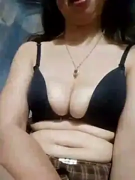 Snapshot of TRIEUTRIEU20 chatting on June 12, 5:23 pm TRIEUTRIEU20 online show from June 12, 5:23 pm