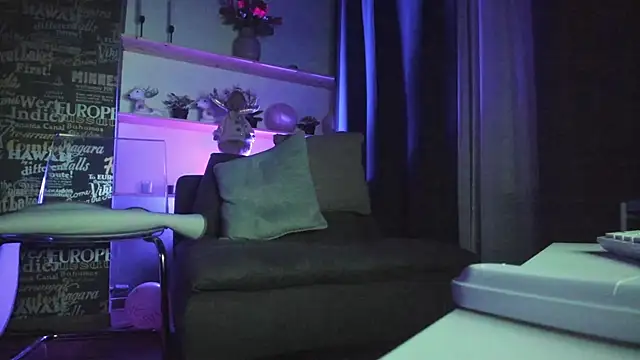 DemmiLove online show from February 18, 8:27 pm