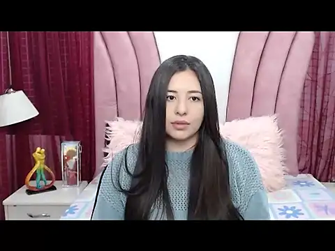 Snapshot of SantaRameriz chatting on December 5, 6:37 pm SantaRameriz online show from December 5, 6:37 pm