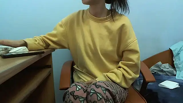 Snapshot of andreea713 chatting on March 21, 7:06 pm andreea713 online show from March 21, 7:06 pm