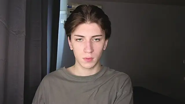 Oliver star boy  online show from October 26, 8:31 am