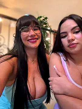 Snapshot of amber_white15 chatting on November 27, 2:35 am amber white15 online show from November 27, 2:35 am