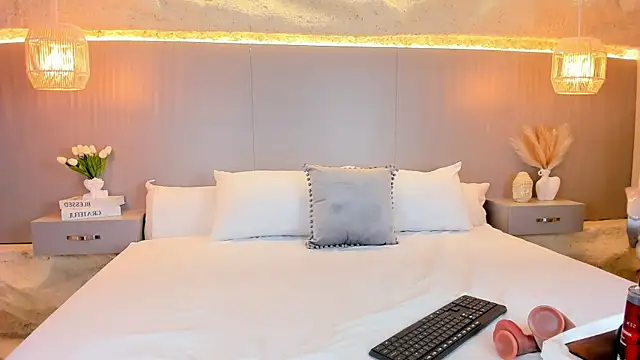 AmyColman  online show from March 17, 12:08 pm