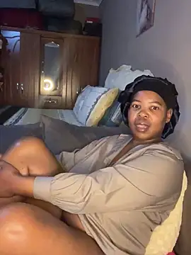 Snapshot of SweetCandy84 chatting on November 16, 9:37 am SweetCandy84 online show from November 16, 9:37 am