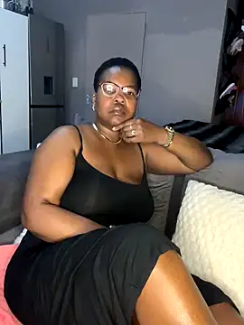 Snapshot of SweetCandy84 chatting on November 19, 8:58 am SweetCandy84 online show from November 19, 8:58 am