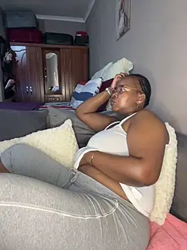 Snapshot of SweetCandy84 chatting on December 3, 11:08 am SweetCandy84 online show from December 3, 11:08 am