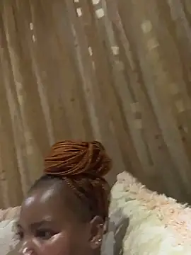 Snapshot of SweetCandy84 chatting on December 18, 10:38 pm SweetCandy84 online show from December 18, 10:38 pm