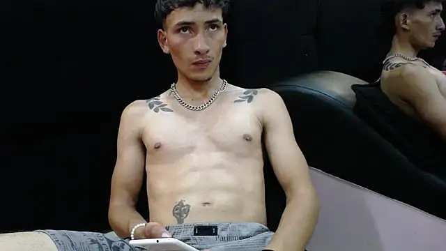 SavageLover  online show from November 13, 3:38 am