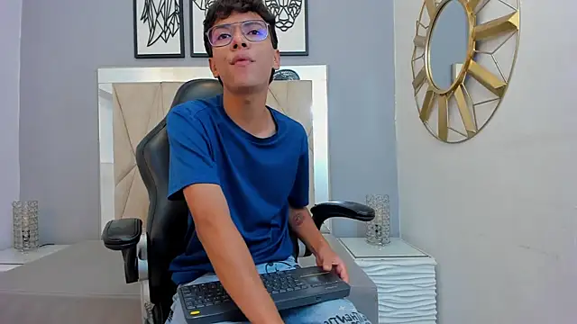 adams bobby online show from January 12, 11:26 am