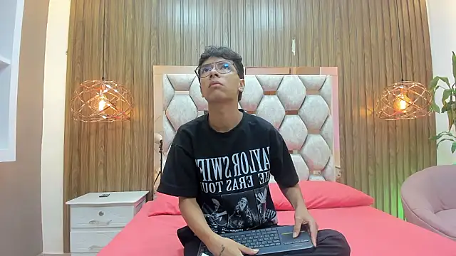 adams bobby online show from January 17, 11:26 am