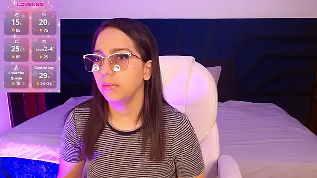 Snapshot of LexyBlaze_ chatting on July 9, 11:25 am LexyBlaze online show from July 9, 11:25 am