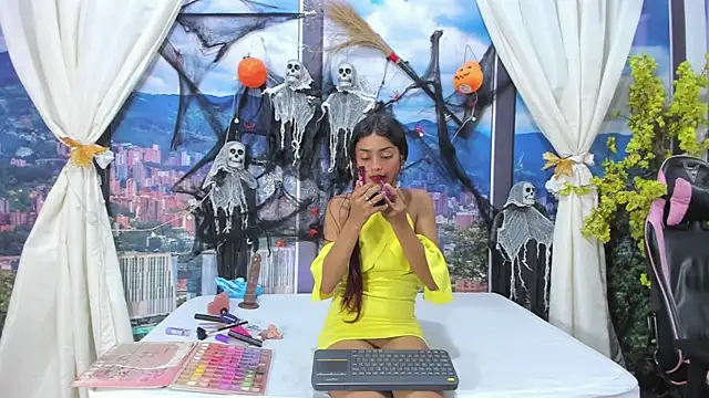 salome mio online show from October 29, 7:59 pm