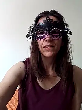 Snapshot of MissMonella85 chatting on June 5, 8:42 am MissMonella85 online show from June 5, 8:42 am