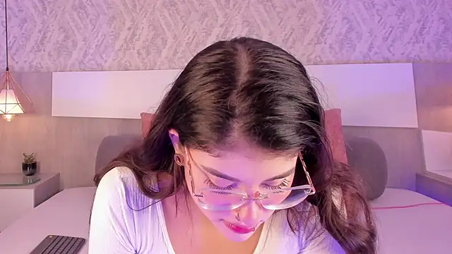 Snapshot of Vittoria__rossi chatting on May 23, 3:27 pm Vittoria rossi online show from May 23, 3:27 pm
