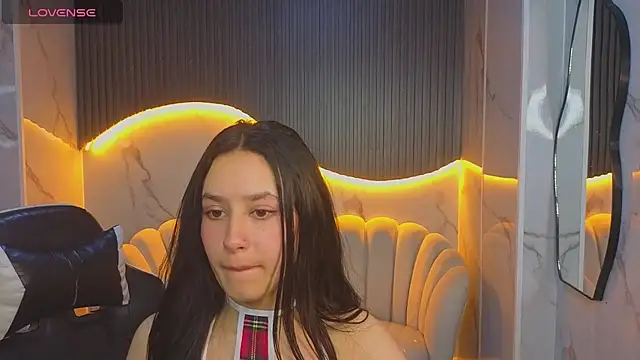 Aleja05 b online show from November 12, 1:28 am