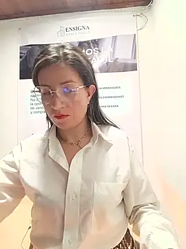 Snapshot of Valentina--1 chatting on May 19, 9:59 am Valentina--1 online show from May 19, 9:59 am
