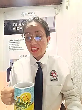 Snapshot of Valentina--1 chatting on May 20, 10:10 am Valentina--1 online show from May 20, 10:10 am