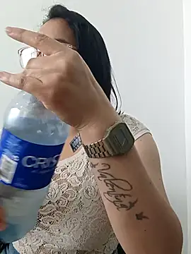 Caroline-17 online show from November 4, 5:45 pm