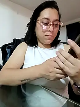 Caroline-17 online show from November 16, 1:33 am