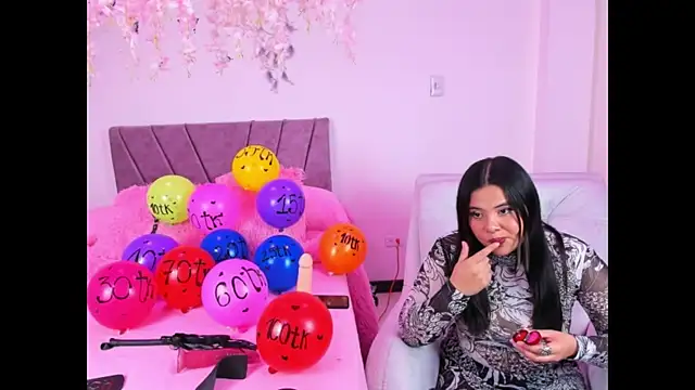 victoriagot  online show from December 3, 5:15 am