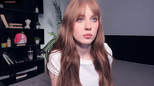 TessaStruble online show from November 2, 8:06 am