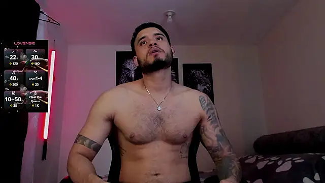 Snapshot of AUSTINN_TORRES chatting on February 6, 12:04 am AUSTINN TORRES online show from February 6, 12:04 am