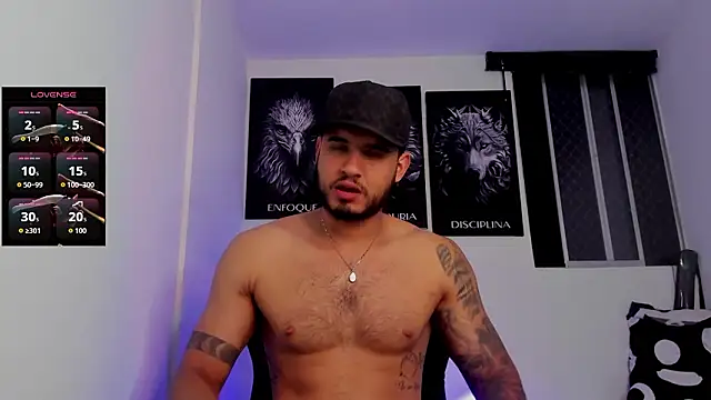 Snapshot of AUSTINN_TORRES chatting on February 20, 12:18 am AUSTINN TORRES online show from February 20, 12:18 am