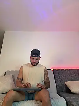 Snapshot of AUSTINN_TORRES chatting on March 10, 12:59 am AUSTINN TORRES online show from March 10, 12:59 am