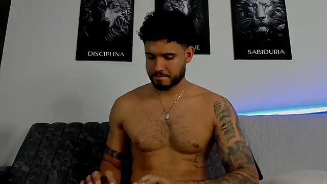 Snapshot of AUSTINN_TORRES chatting on July 17, 12:28 am AUSTINN TORRES online show from July 17, 12:28 am