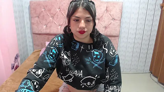 Victoria Alvarez online show from November 3, 2:02 am