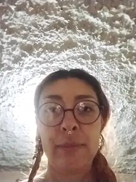 EmilyyRed online show from November 28, 3:58 pm