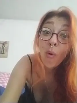 EmilyyRed online show from December 17, 2:12 pm