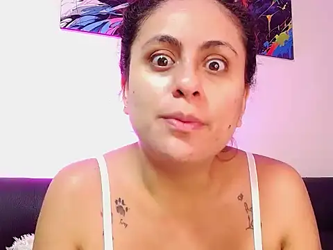 Caroline Jons online show from November 15, 1:18 pm