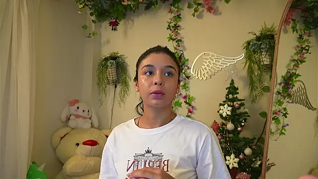 ISA NIXON online show from December 21, 11:01 pm