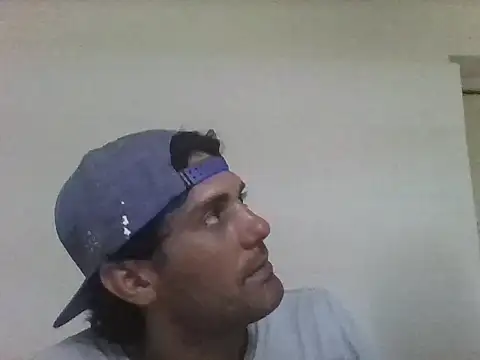 Snapshot of Capriflow chatting on December 15, 2:05 am Capriflow online show from December 15, 2:05 am