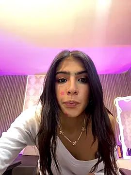 MAIILY TAY online show from November 10, 12:04 pm