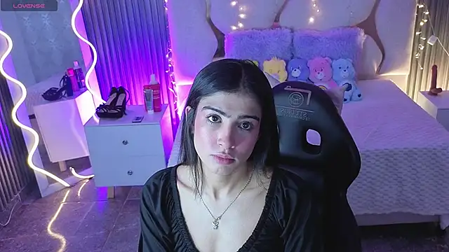 MAIILY TAY online show from January 8, 11:45 am