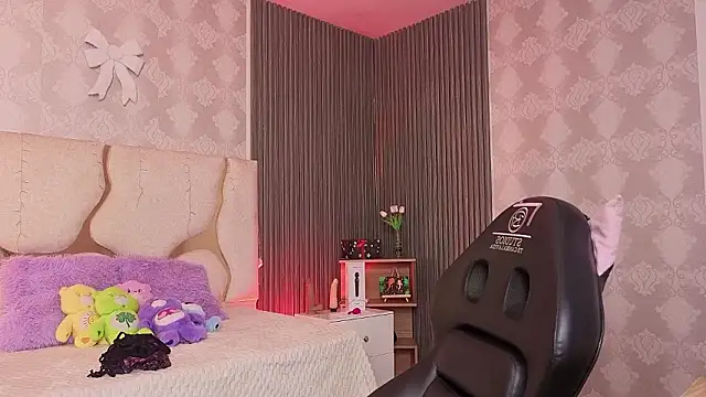 MAIILY TAY online show from February 9, 11:58 am