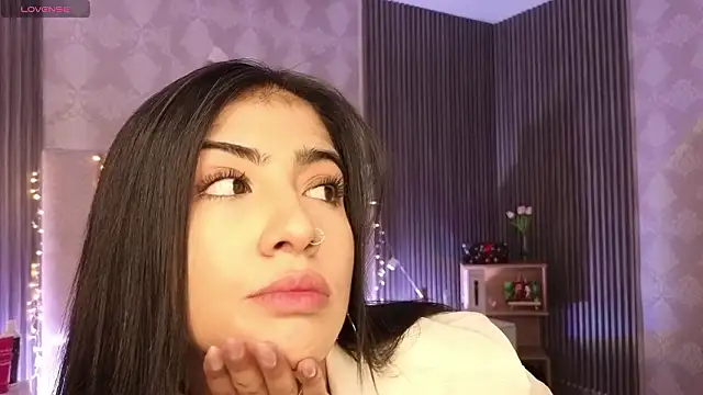 MAIILY TAY online show from March 3, 12:22 pm