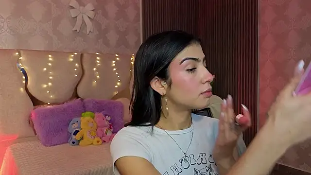 MAIILY TAY online show from March 4, 12:33 pm