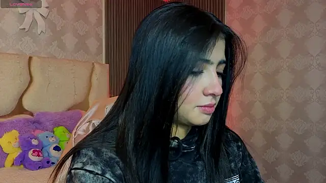 MAIILY TAY online show from March 10, 12:10 pm