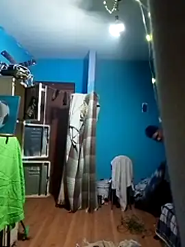 Ojitosbrrr online show from December 5, 2:09 am