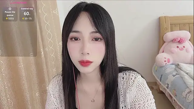 Snapshot of by-Hannah chatting on November 3, 1:56 pm by-Hannah online show from November 3, 1:56 pm