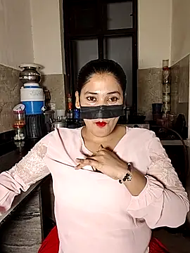 Snapshot of Heena-143 chatting on April 23, 5:04 pm Heena-143 online show from April 23, 5:04 pm