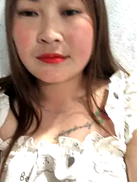 Snapshot of bombom1x chatting on November 1, 4:20 pm bombom1x online show from November 1, 4:20 pm