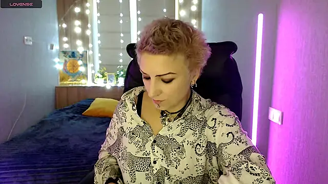 Sweet-n-Strong online show from December 4, 8:01 am