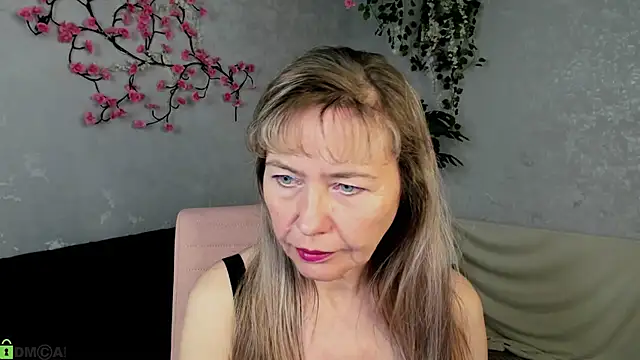 Carla Vogue online show from November 10, 4:00 am